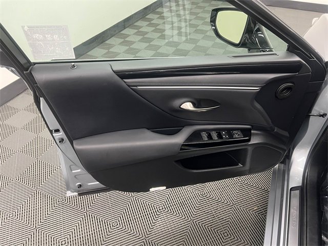 Certified 2024 Lexus ES 350 w/ Accessory Package (Z2) image 9