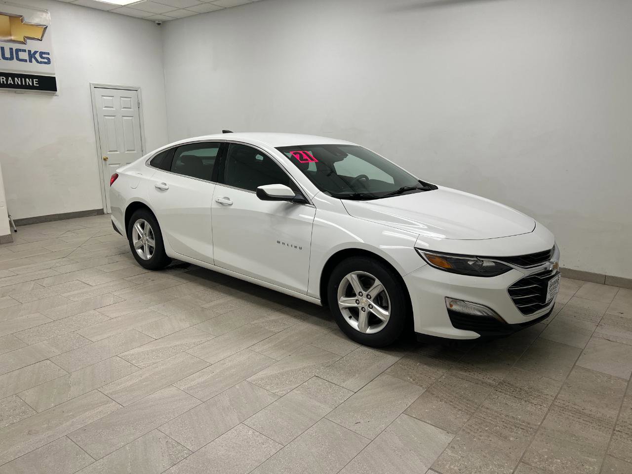 Used 2021 Chevrolet Malibu LS w/ Driver Confidence Package II FWD image 3