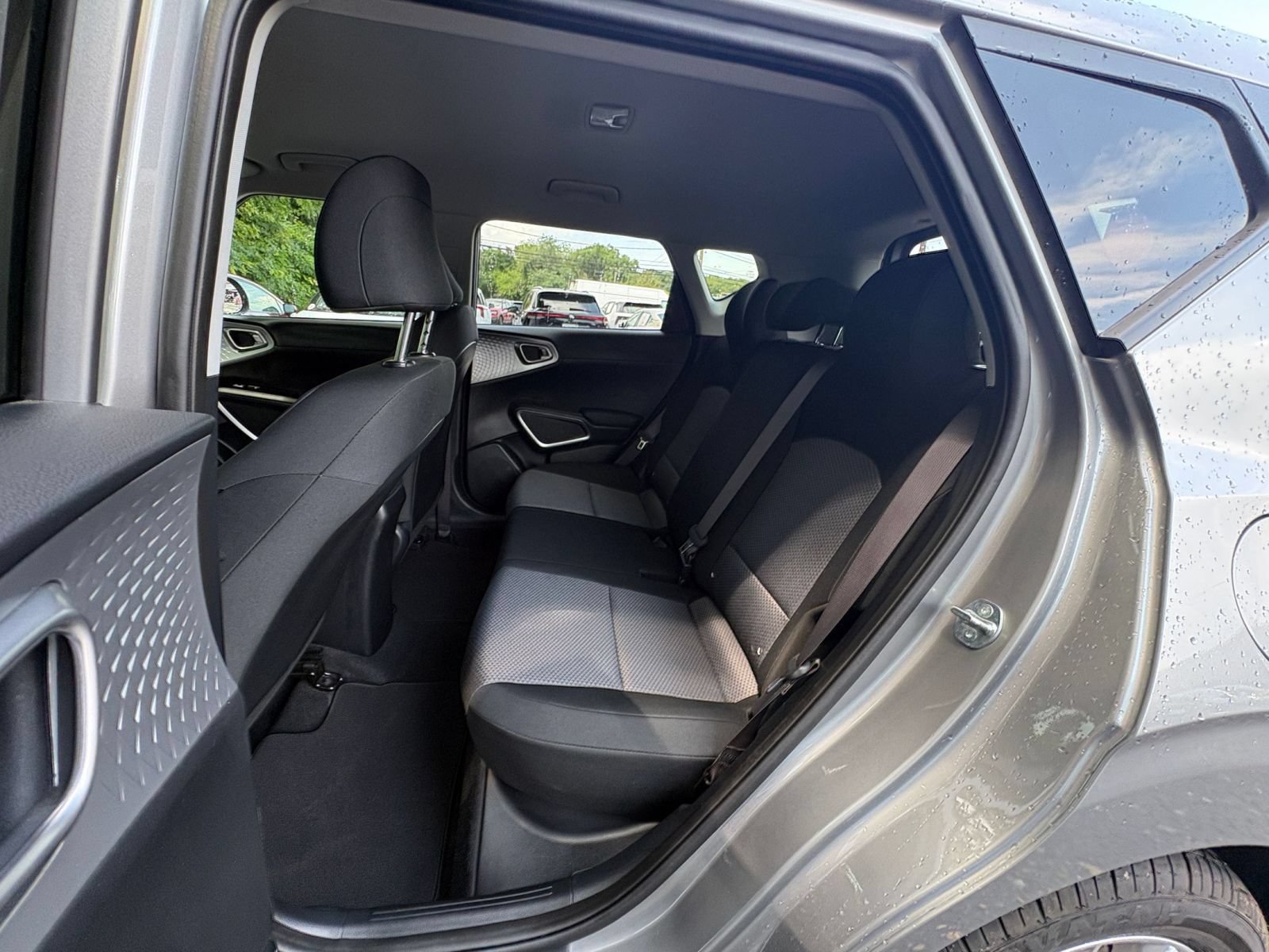 Used 2025 Kia Soul LX w/ LX Technology Package FWD image 23