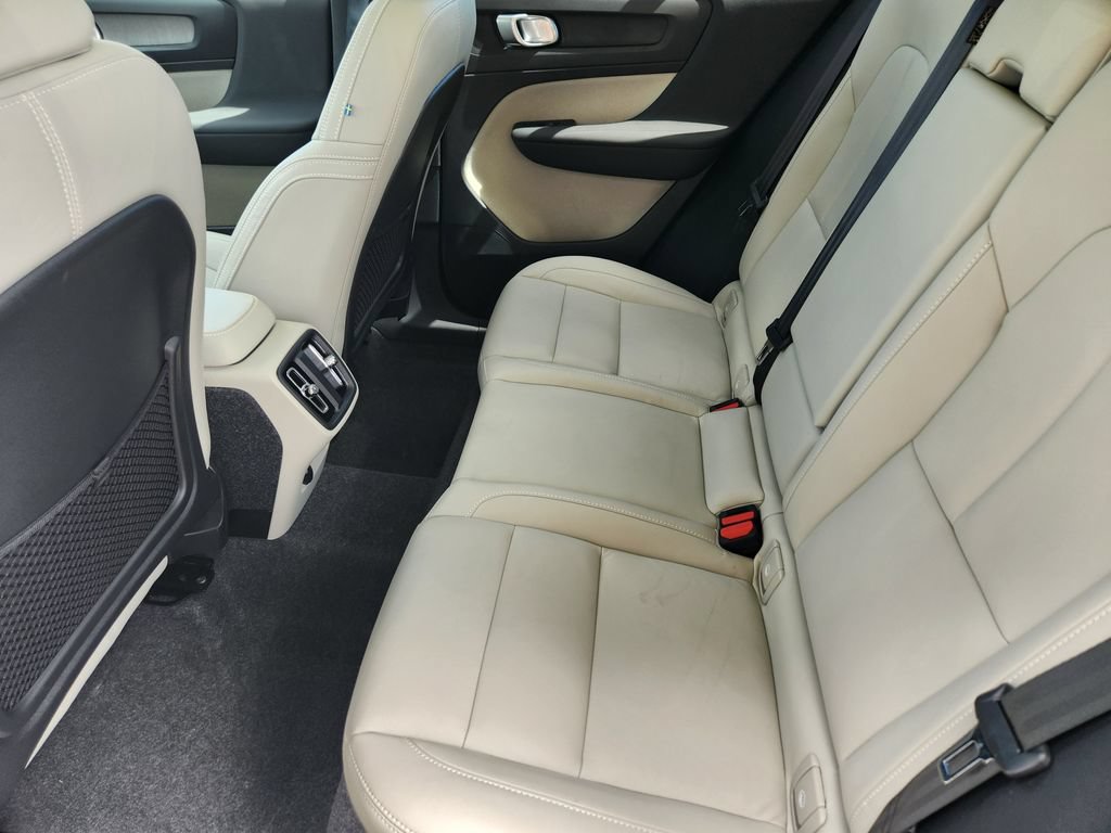 New 2026 Volvo XC40 B5 Plus w/ Protection Package Premier AWD/4WD image 19