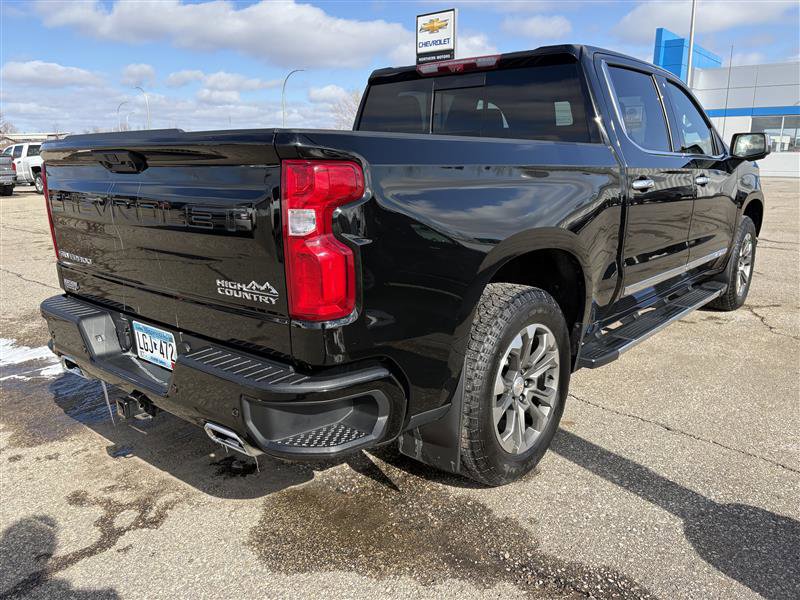 Used 2023 Chevrolet Silverado 1500 High Country w/ Technology Package image 3