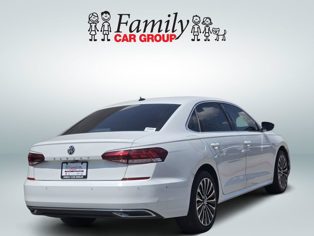Used 2022 Volkswagen Passat 2.0T FWD image 4