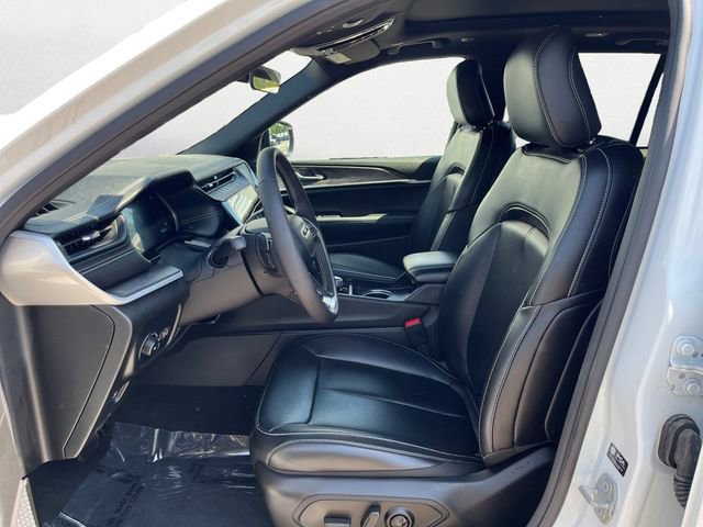 Used 2026 Jeep Grand Cherokee Limited w/ Trailer Tow Package AWD/4WD image 9