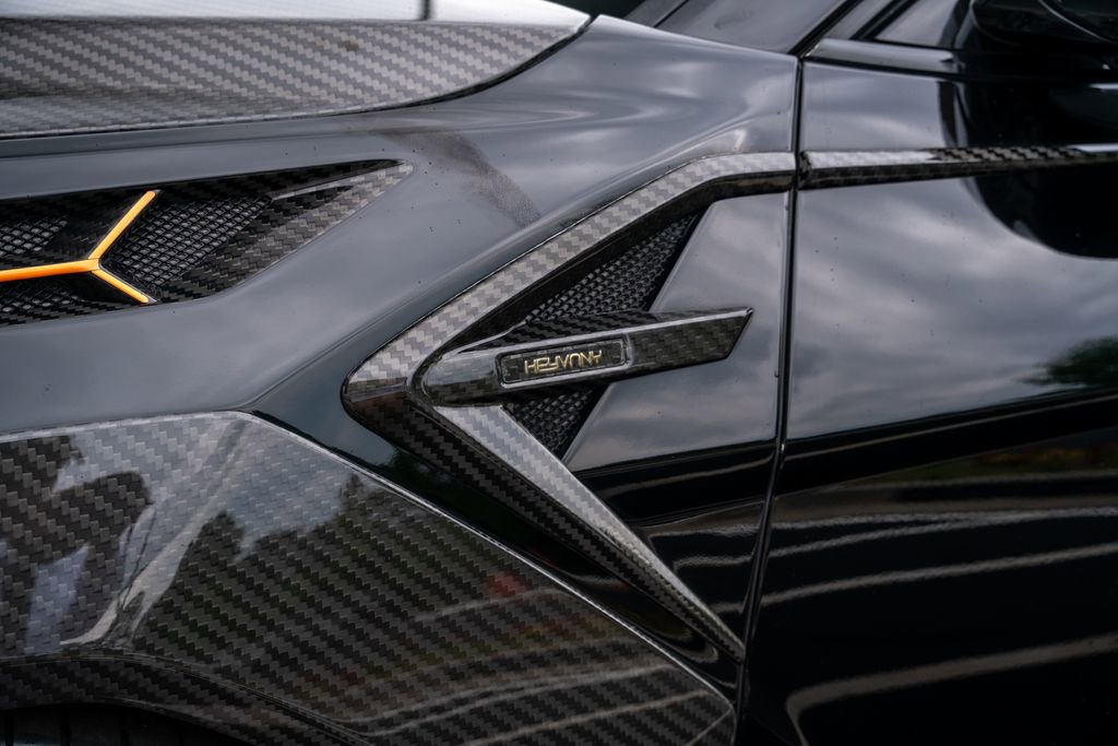 Used 2022 Lamborghini Urus AWD/4WD image 35