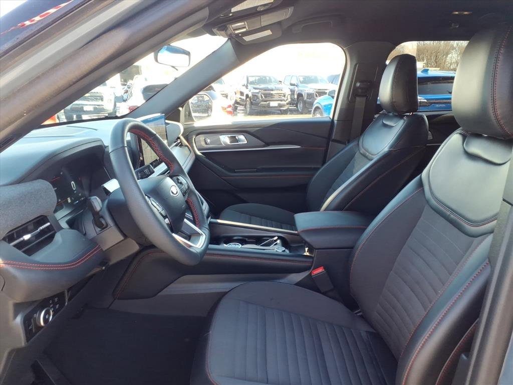 Used 2025 Ford Explorer ST-Line image 11