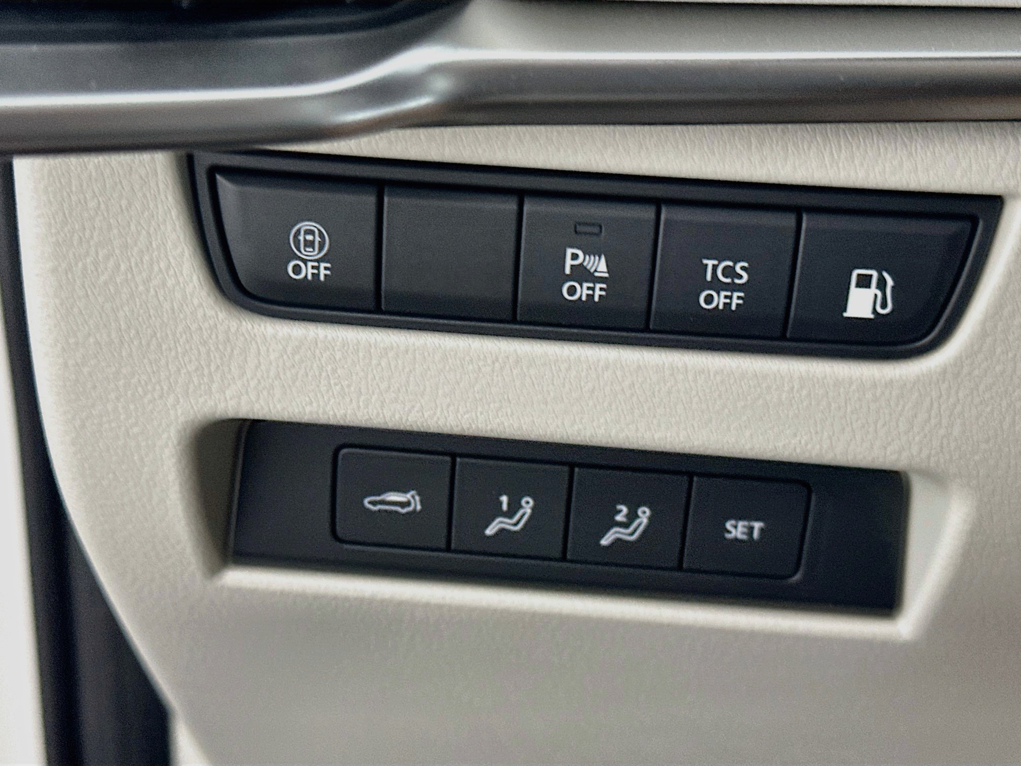 Used 2024 MAZDA CX-90 Plug-In Hybrid w/ Premium Plus AWD/4WD image 17