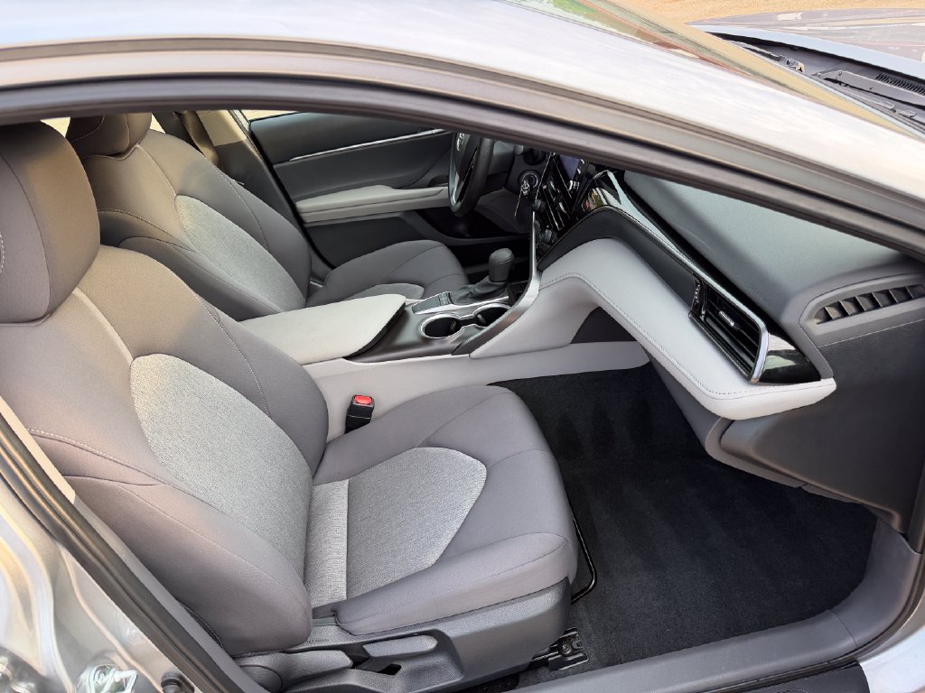 Used 2024 Toyota Camry LE FWD image 23