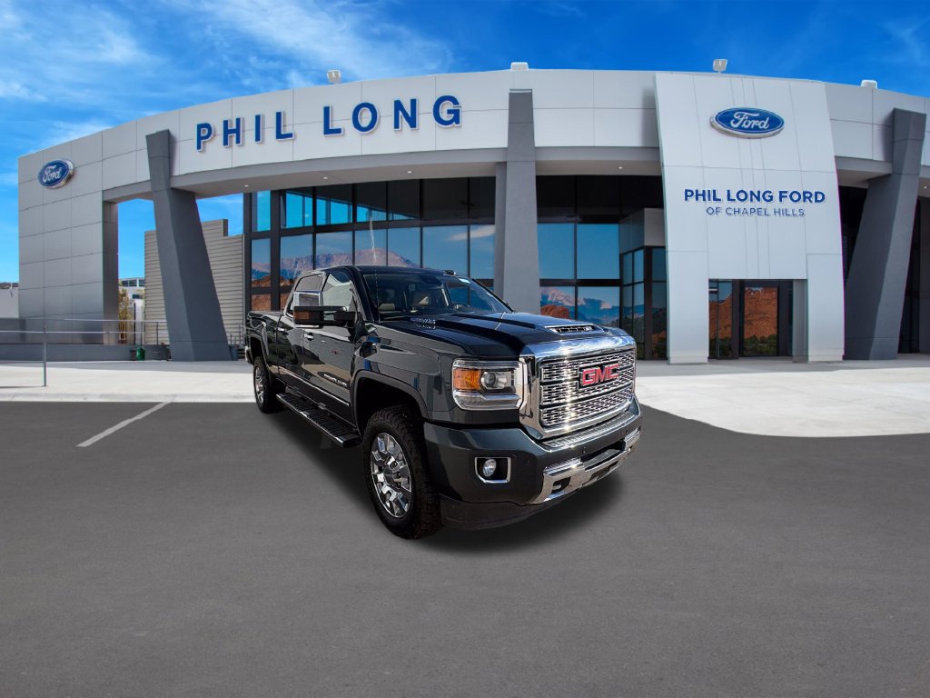 Used 2019 GMC Sierra 2500 Denali w/ Duramax Plus Package AWD/4WD image 8