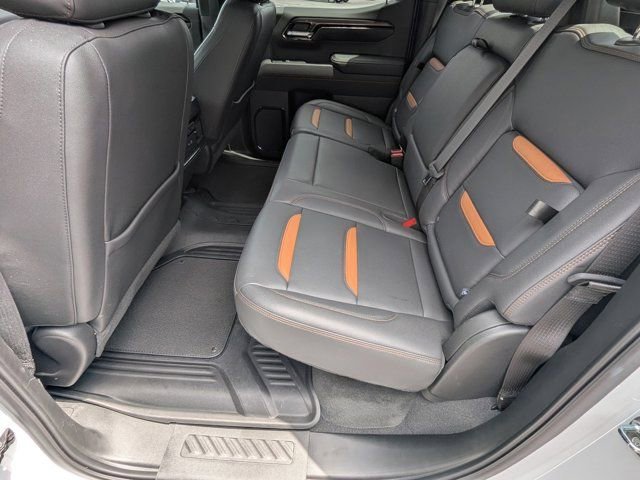 Used 2023 GMC Sierra 1500 AT4 w/ AT4 Premium Package AWD/4WD image 17
