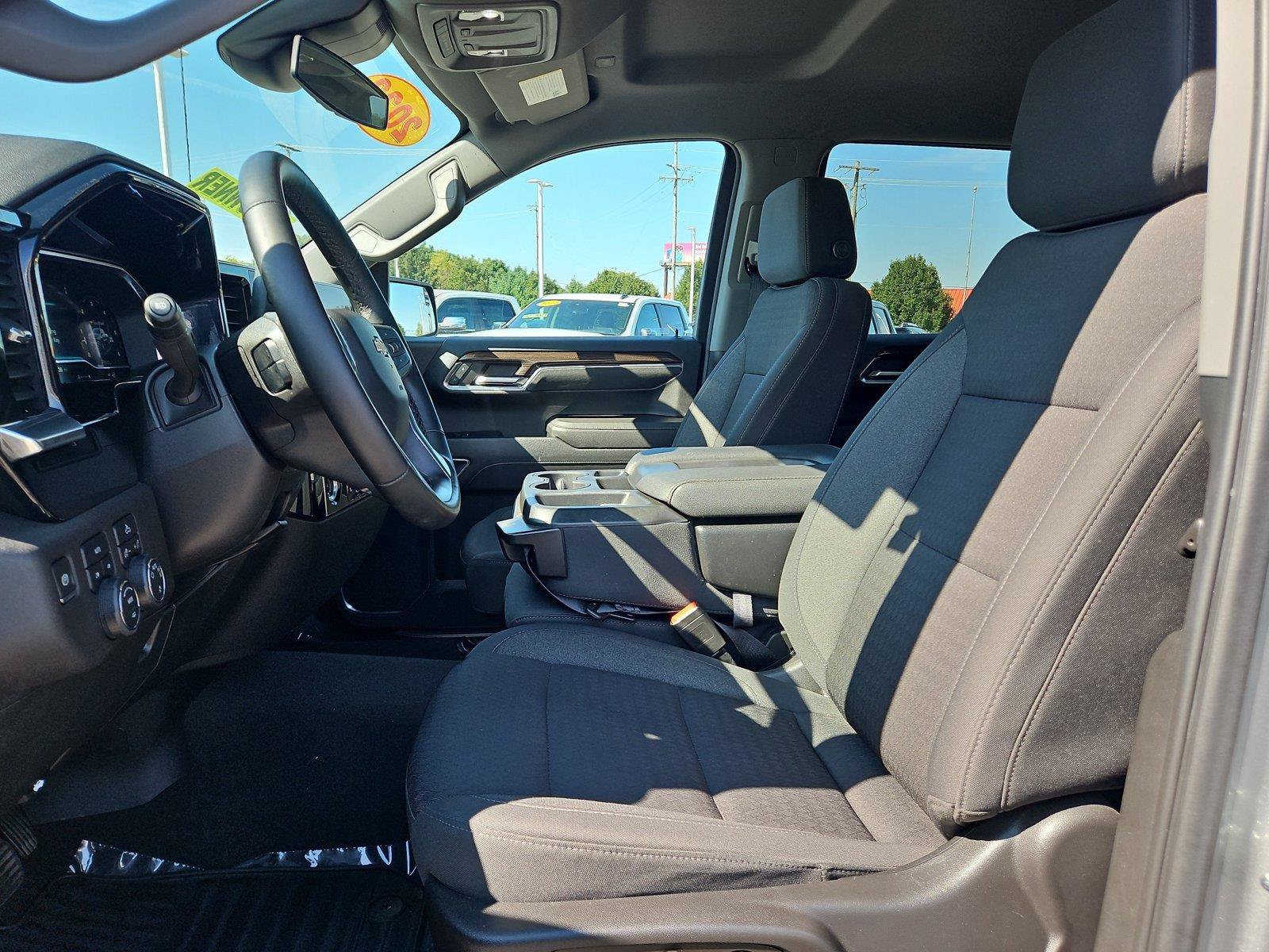 Used 2023 Chevrolet Silverado 1500 LT AWD/4WD image 17