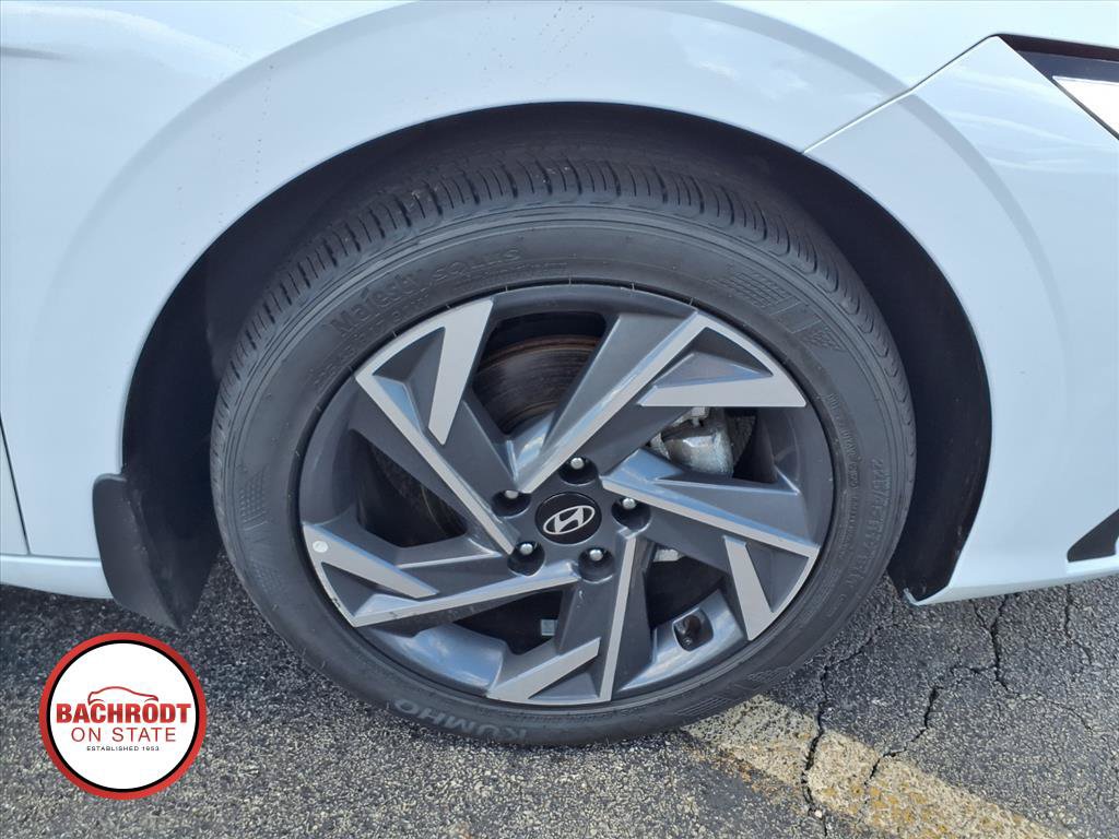 Used 2025 Hyundai Elantra Sport FWD image 9
