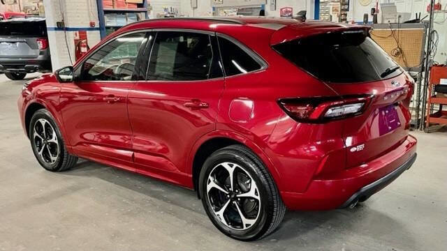 Certified 2024 Ford Escape ST-Line Select w/ Tech Pack #2 image 4
