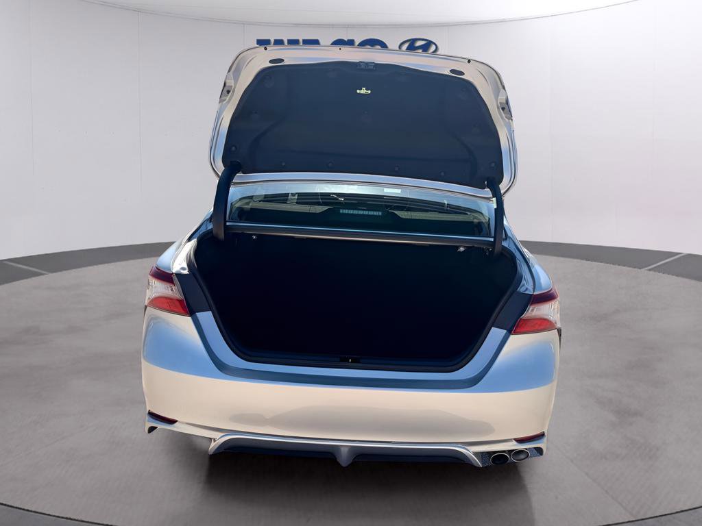 Used 2022 Toyota Camry SE image 16