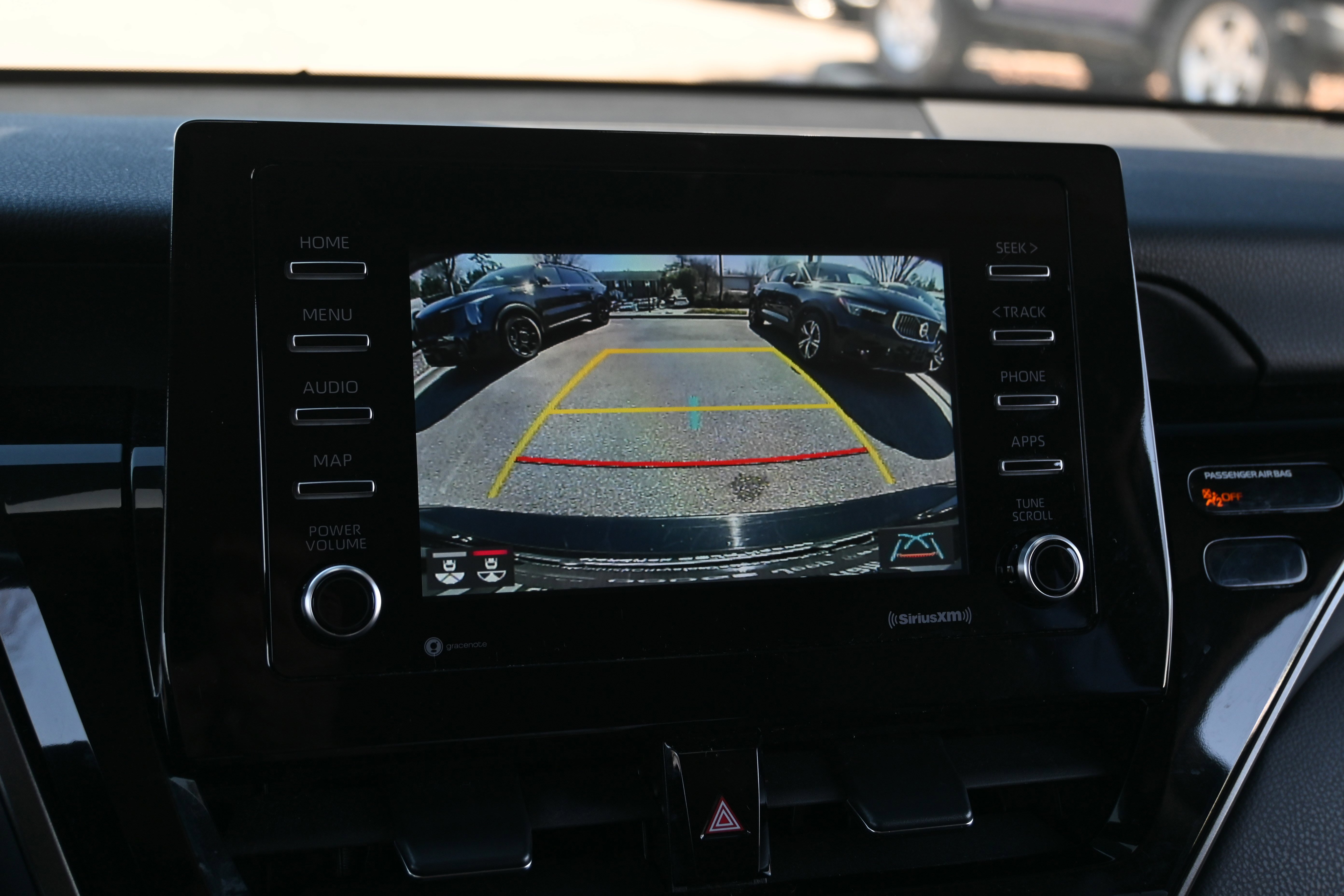 Used 2021 Toyota Camry SE w/ Convenience Package image 13