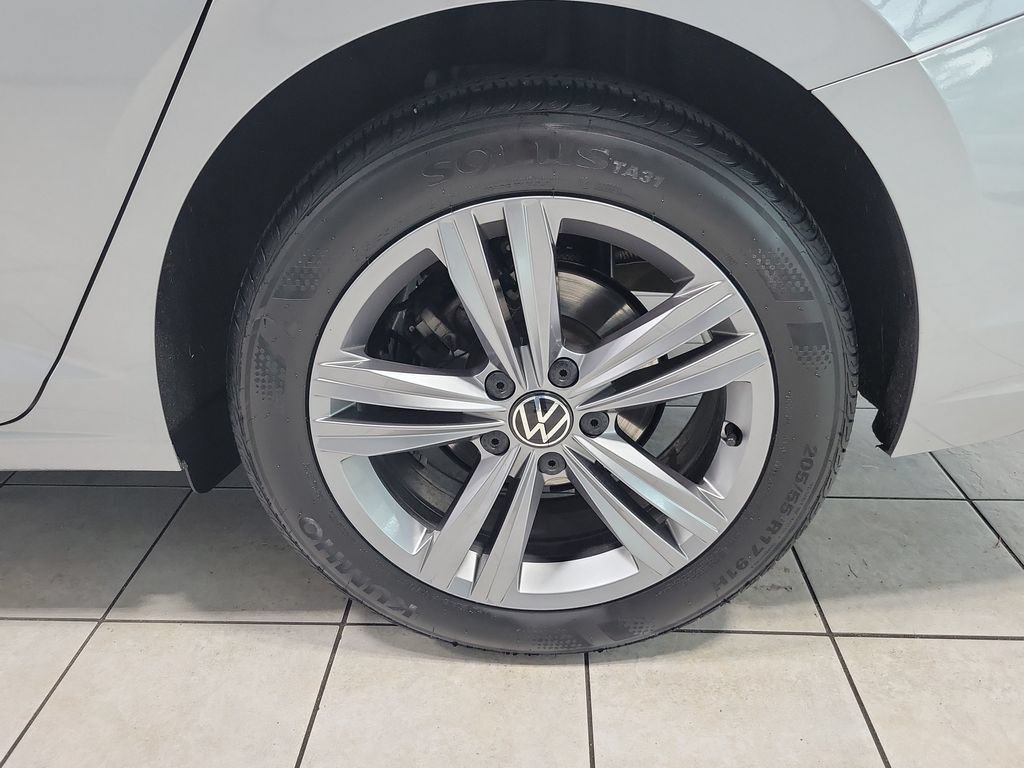Used 2023 Volkswagen Jetta SE w/ Panoramic Sunroof Package FWD image 48