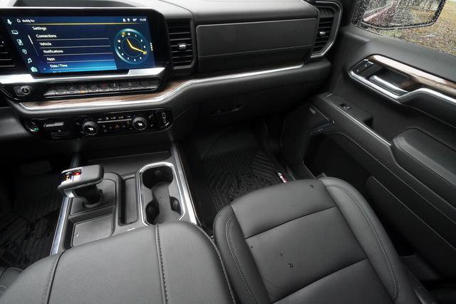 Used 2024 Chevrolet Silverado 1500 LT Trail Boss image 16