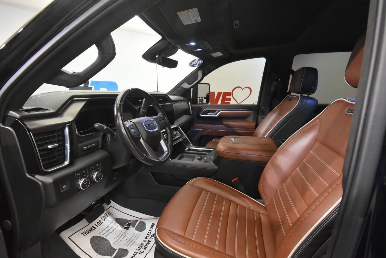 Used 2024 GMC Sierra 2500 Denali Ultimate w/ Max Trailering Package AWD/4WD image 11