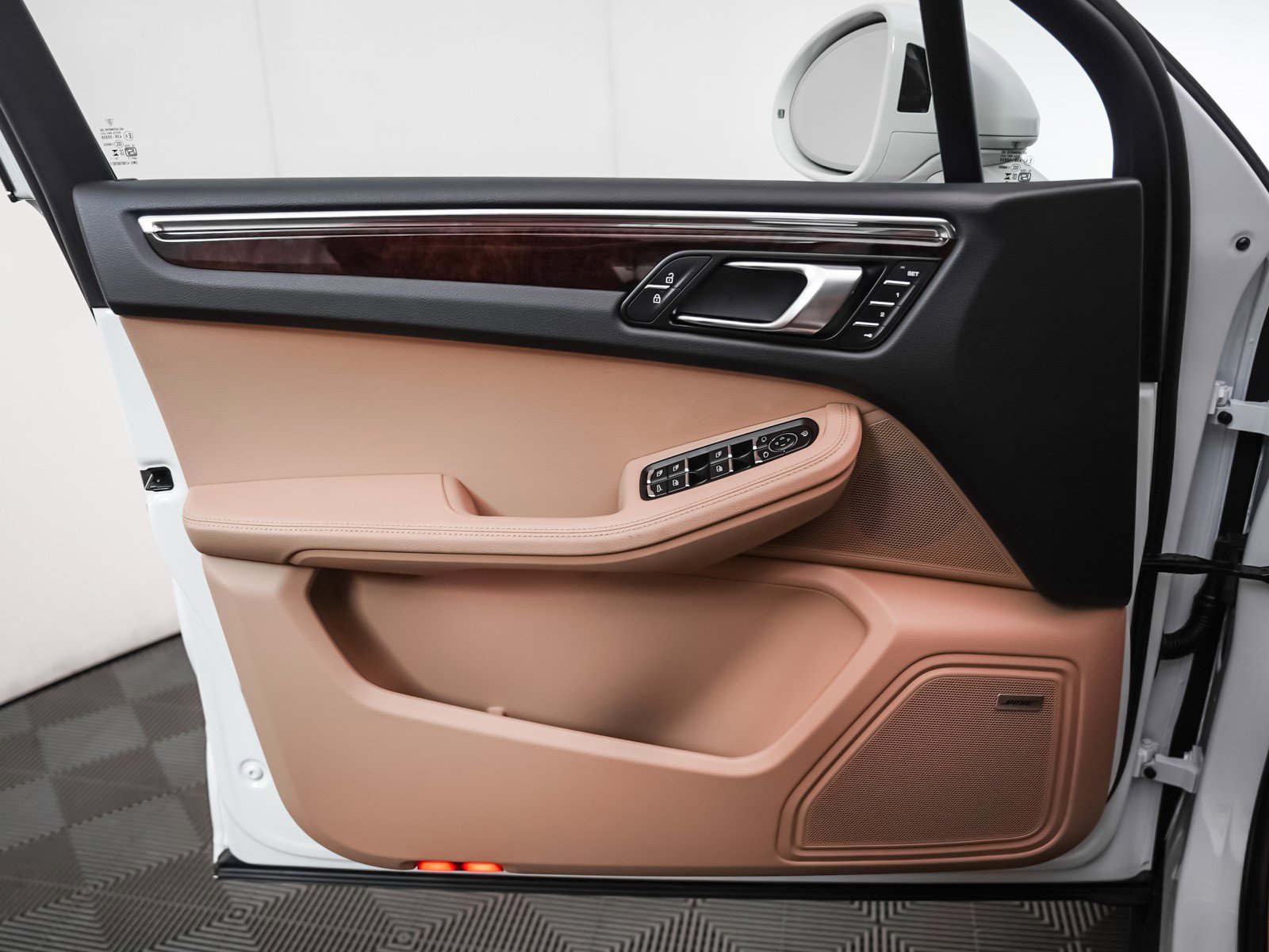 New 2026 Porsche Macan image 25