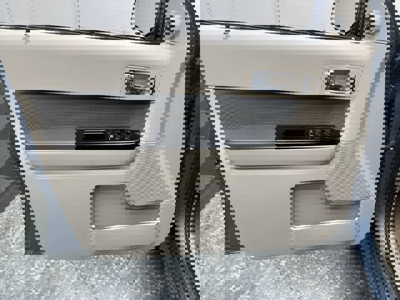 Used 2010 Ford Escape Limited image 8