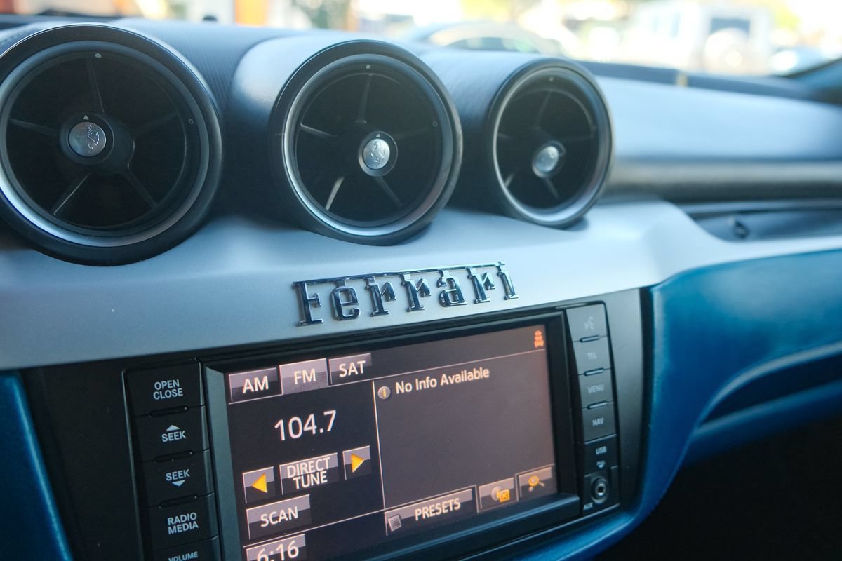 Used 2012 Ferrari FF AWD/4WD image 18