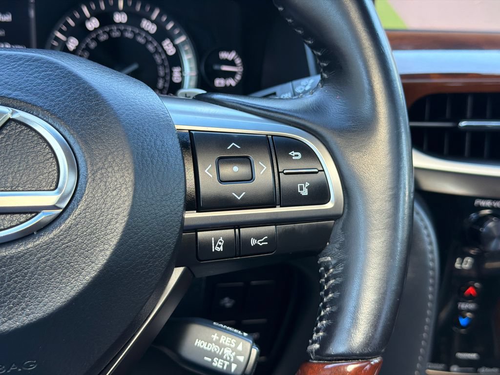 Used 2019 Lexus LX 570 4WD w/ Luxury Package image 23