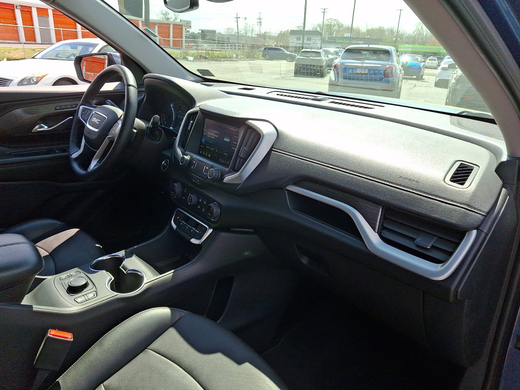 Used 2024 GMC Terrain SLT image 11