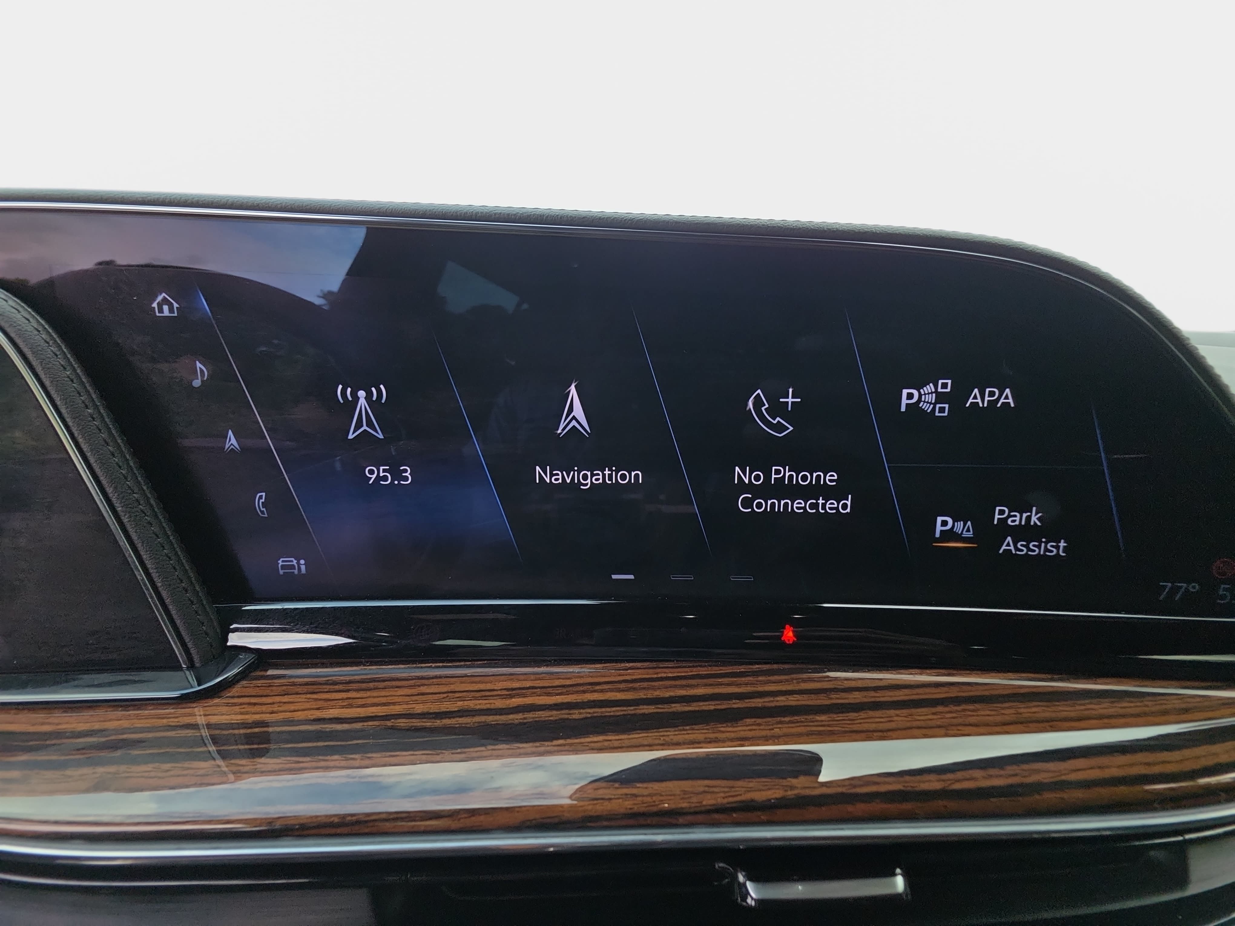 Used 2022 Cadillac Escalade Premium Luxury w/ LPO, Radiant Package AWD/4WD image 23