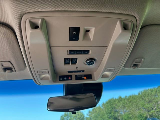 Used 2017 Cadillac Escalade Premium Luxury image 25