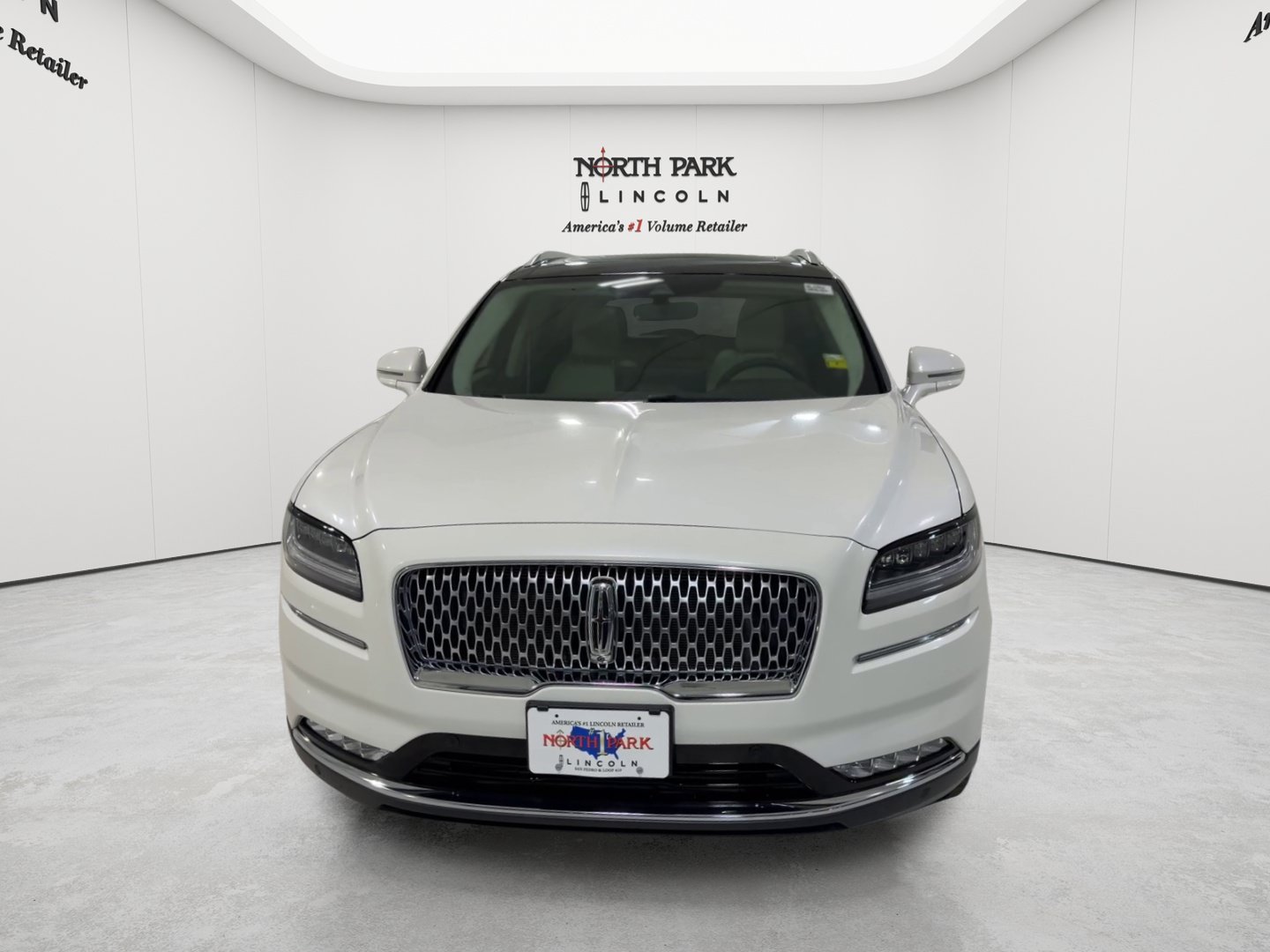 Used 2022 Lincoln Nautilus Black Label w/ Cargo Utility Package AWD/4WD image 8