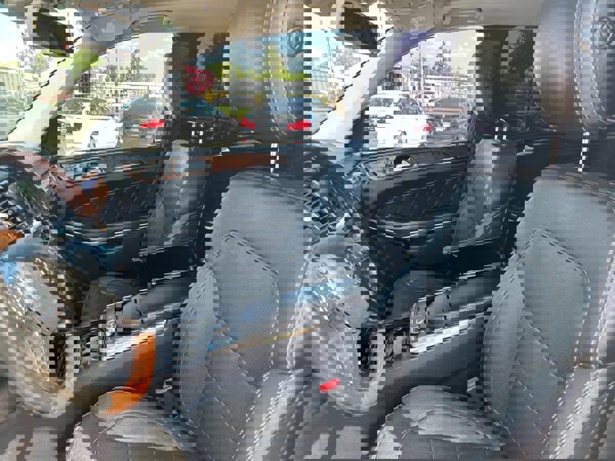 Used 2014 Mercedes-Benz GL 550 4MATIC image 22