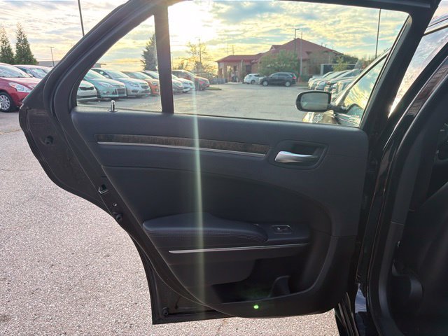 Used 2015 Chrysler 300 C w/ Light Group RWD image 21