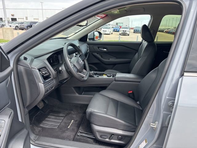 Used 2025 Nissan Rogue SL AWD/4WD image 9
