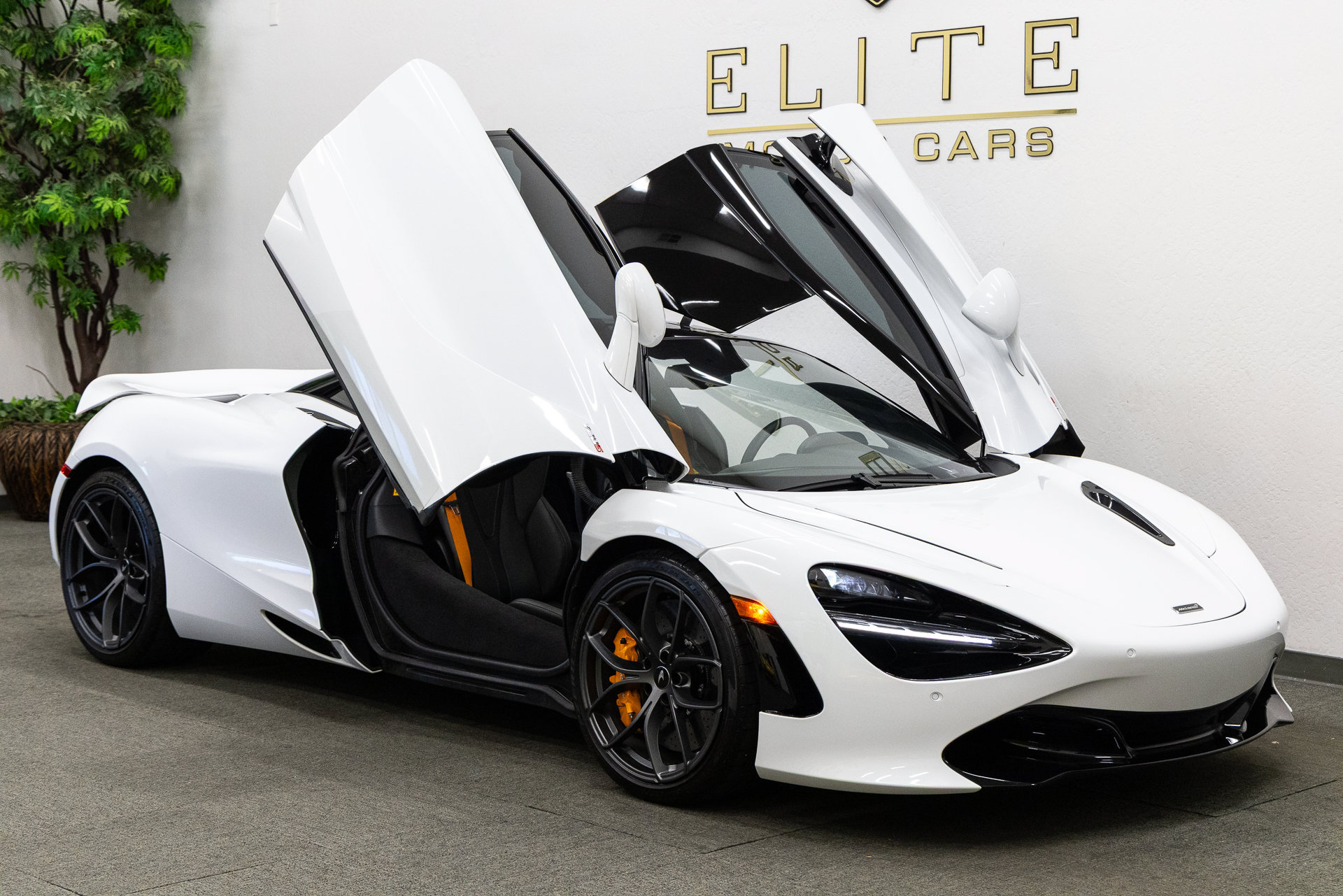 Used 2019 McLaren 720S Luxury RWD image 19