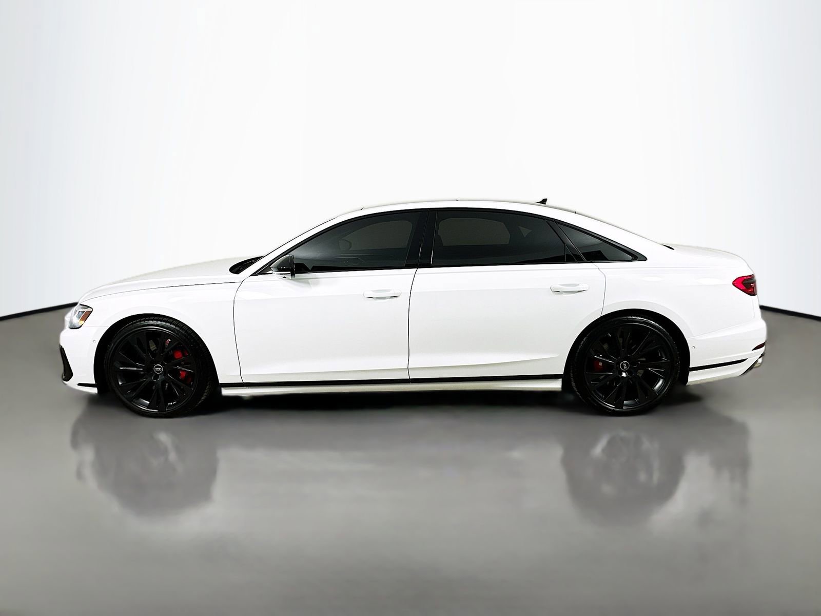 Used 2025 Audi S8 AWD/4WD image 8