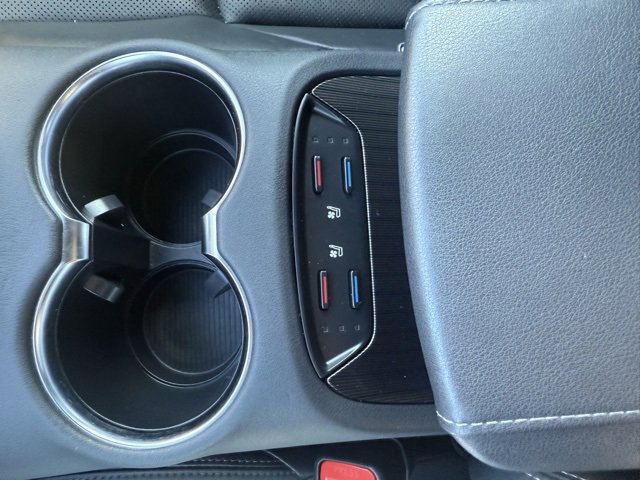 Certified 2021 Toyota Venza Limited image 29