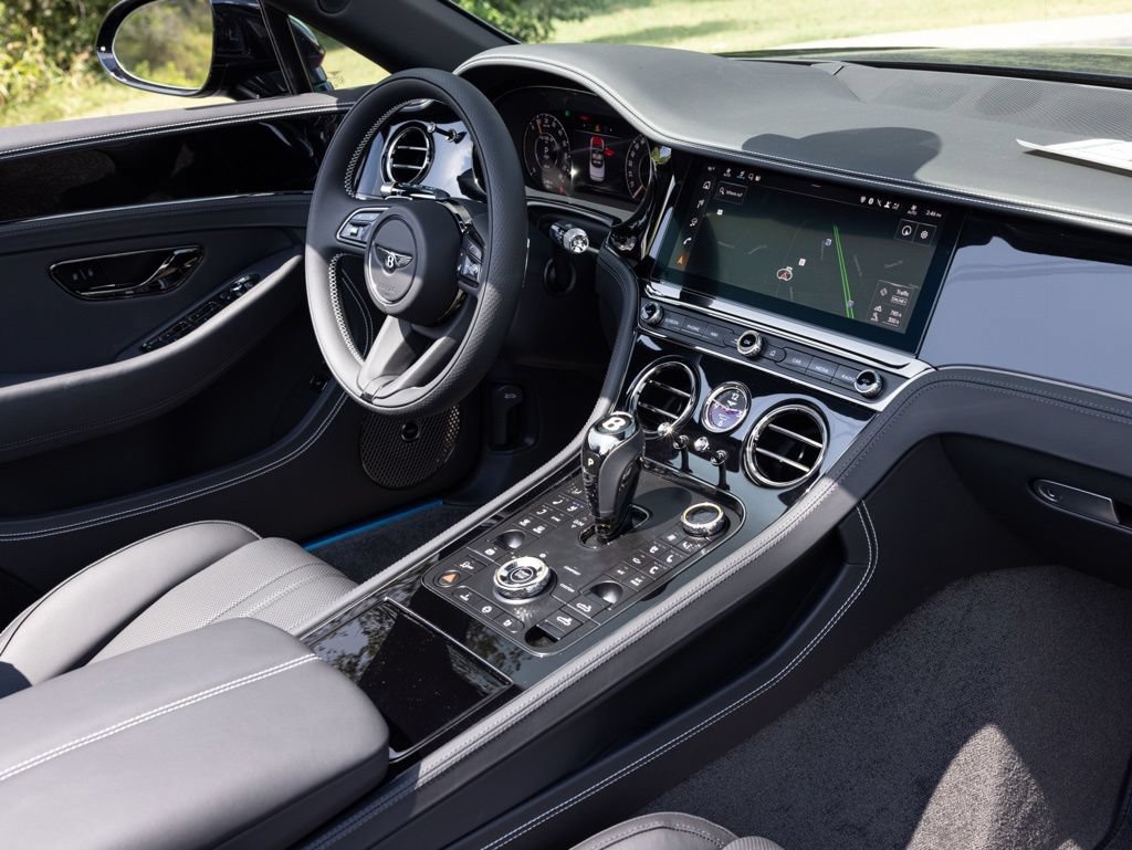 Used 2025 Bentley Continental GTC AWD/4WD image 52