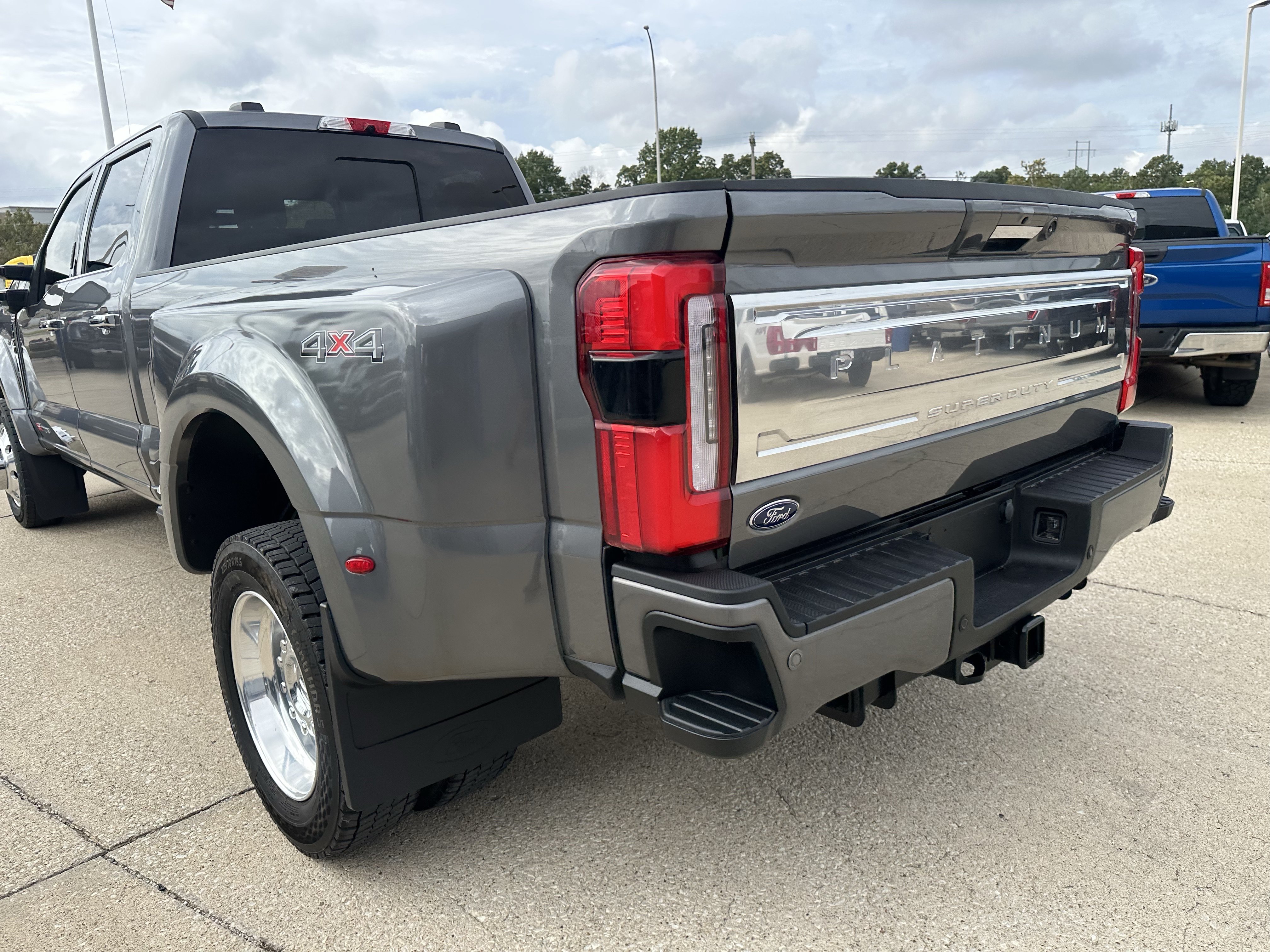 Used 2024 Ford F450 Platinum AWD/4WD image 23