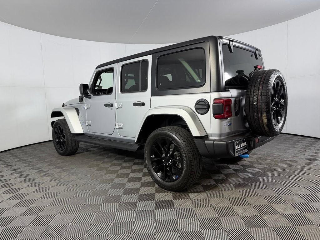Used 2023 Jeep Wrangler Unlimited Sahara AWD/4WD image 9