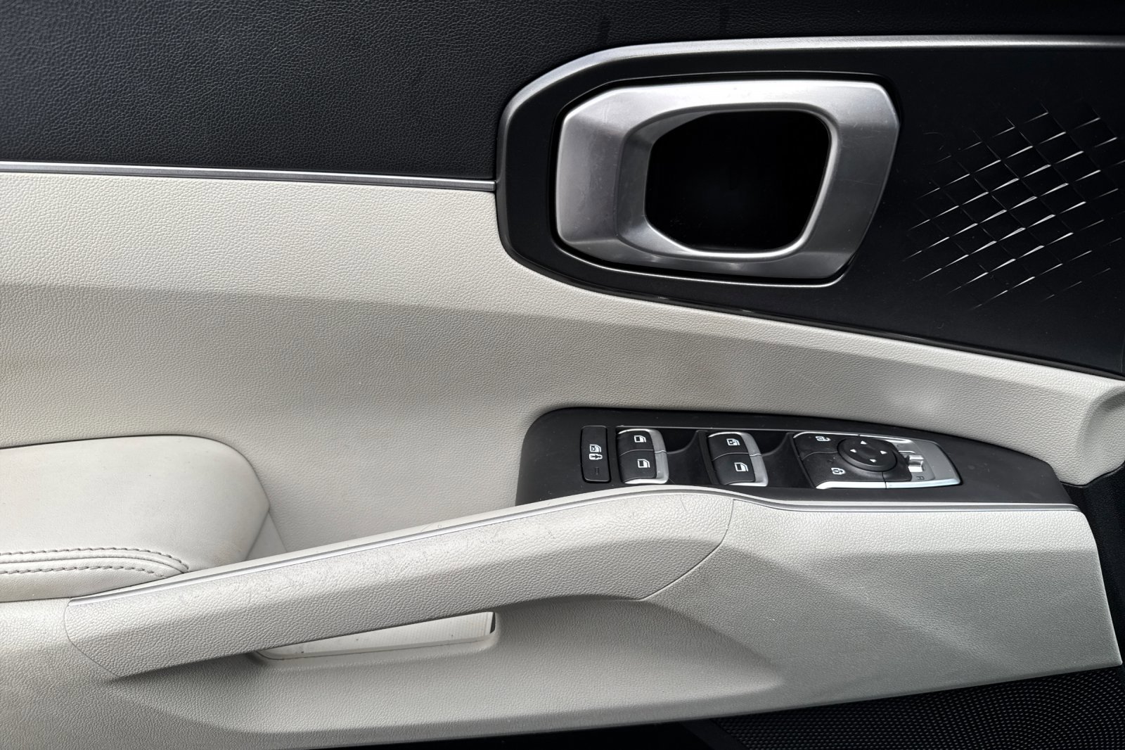 Used 2021 Kia Sorento S w/ Panoramic Sunroof Package image 11