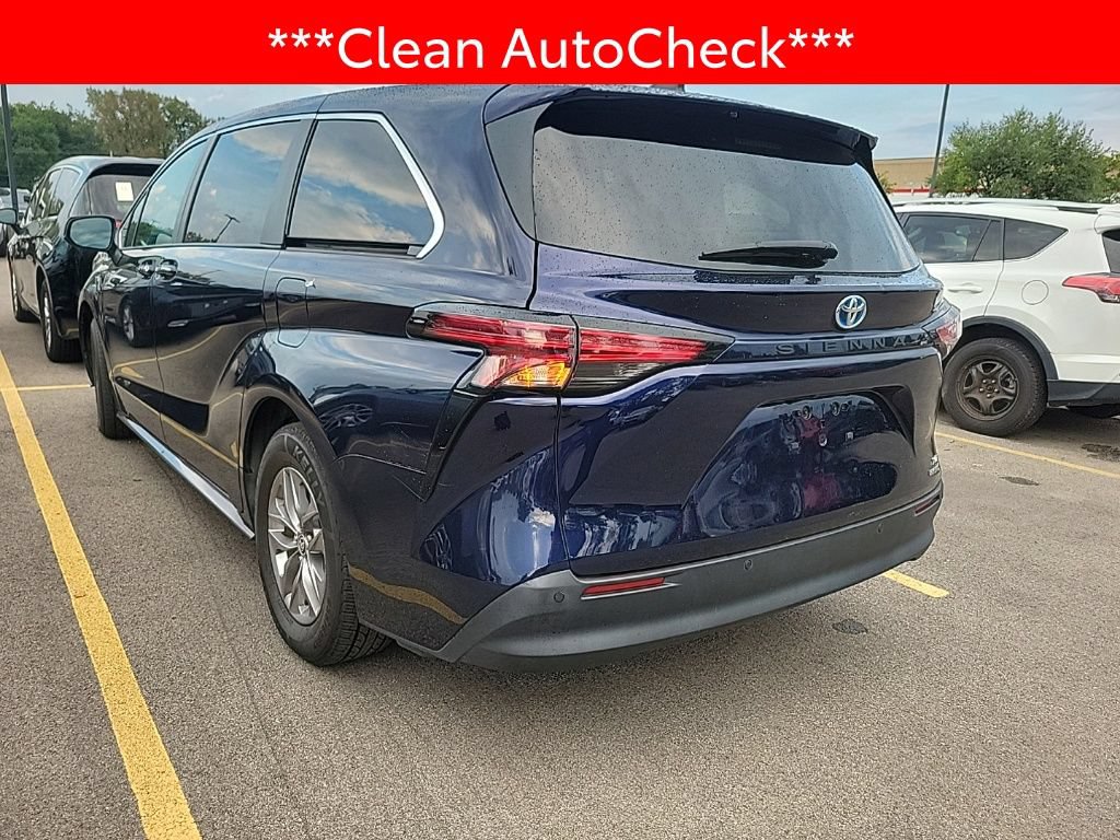 Used 2022 Toyota Sienna XLE FWD image 4
