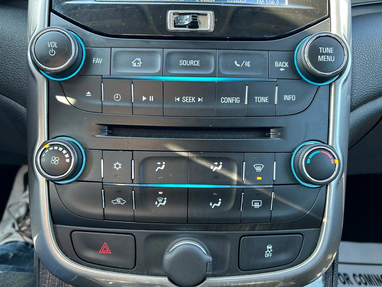 Used 2015 Chevrolet Malibu LT w/ Power Convenience Package image 15