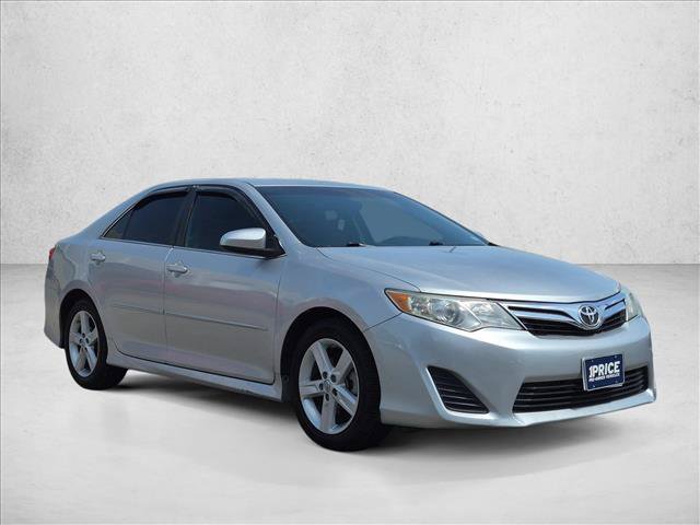 Used 2014 Toyota Camry SE FWD image 3