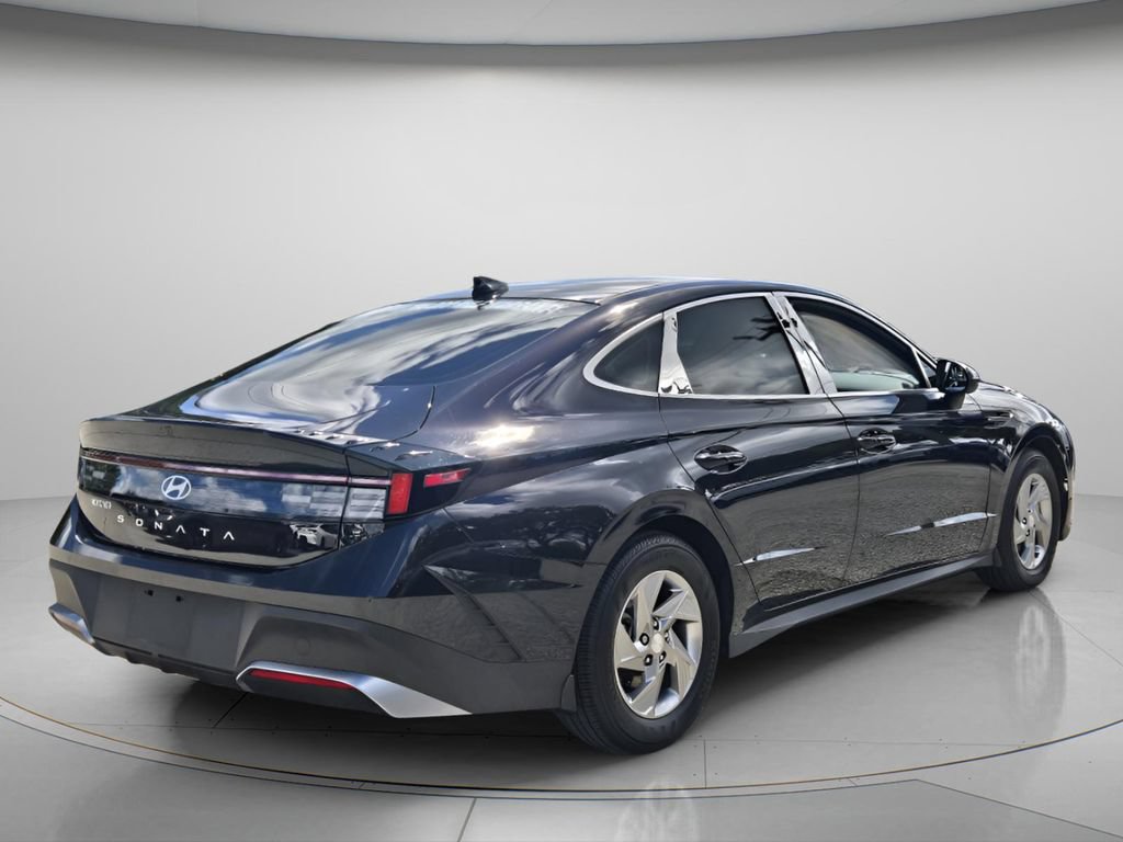 Certified 2025 Hyundai Sonata SE FWD image 8
