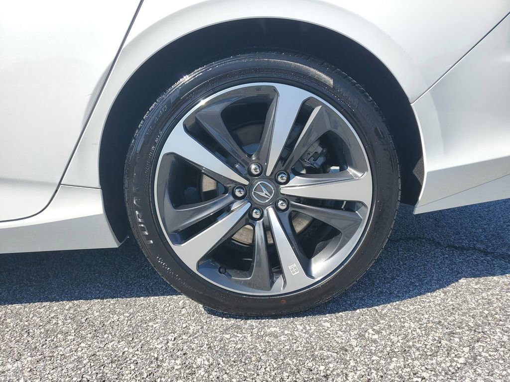 Certified 2025 Acura TLX w/ Technology Package image 9