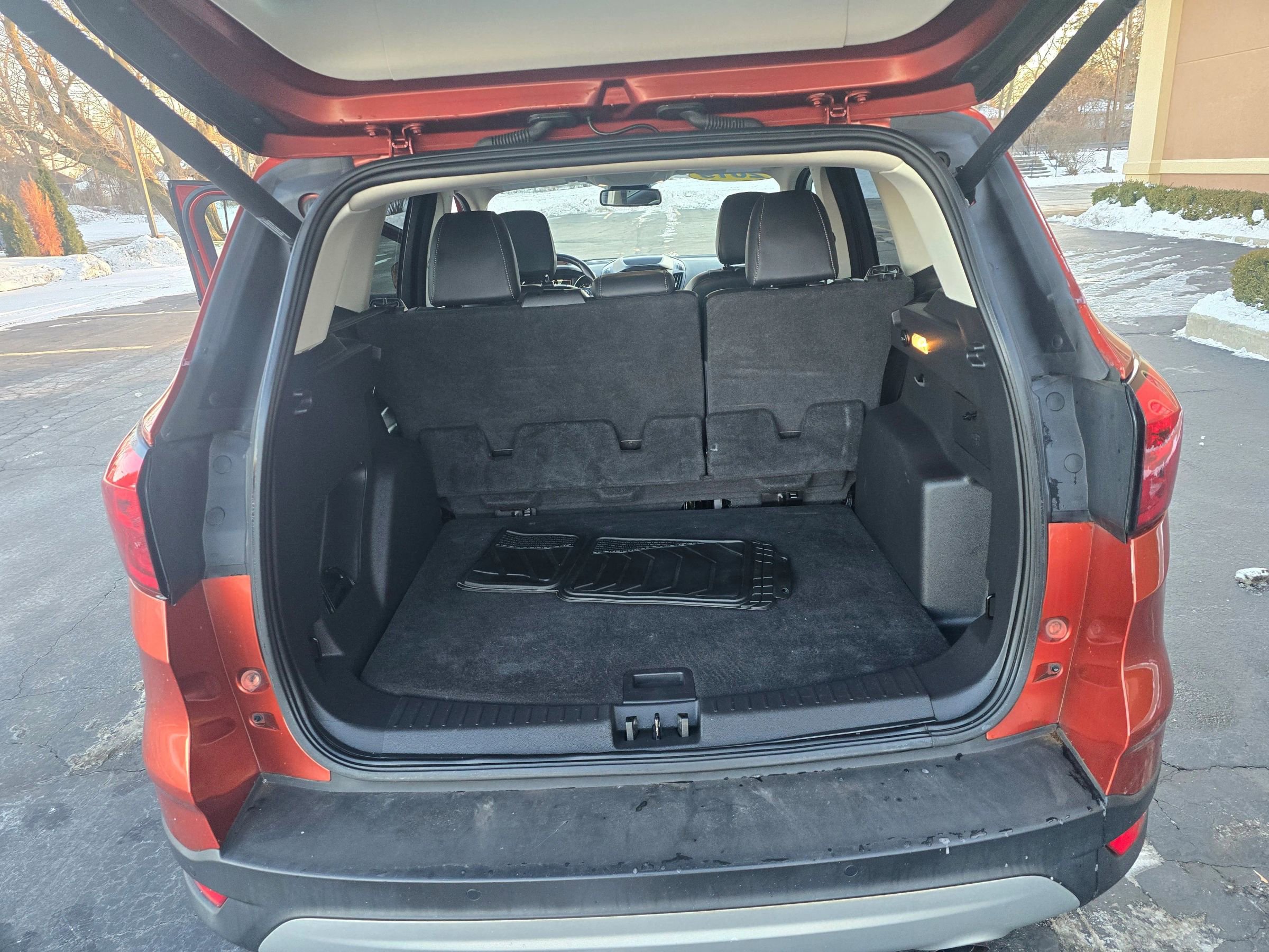 Used 2019 Ford Escape SEL image 31