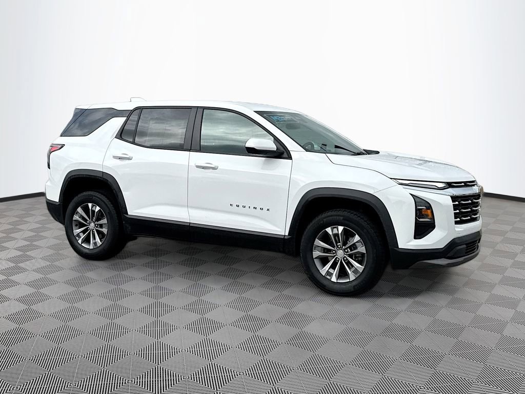 Used 2025 Chevrolet Equinox LT image 3