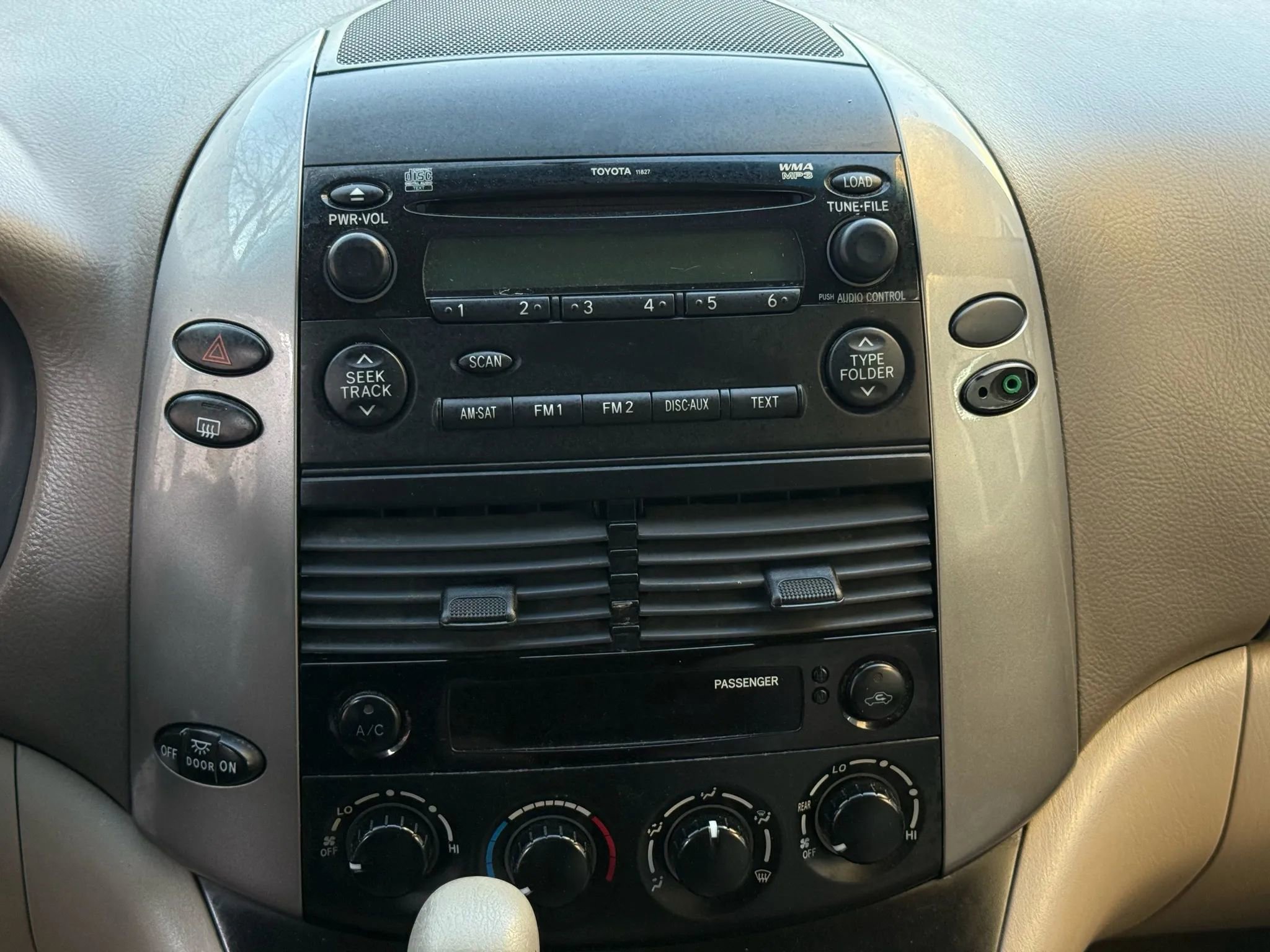 Used 2010 Toyota Sienna LE image 39