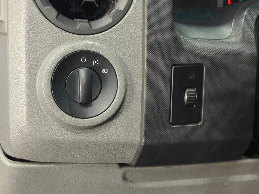 Used 2011 Ford E-250 and Econoline 250 w/ PWR Group image 7