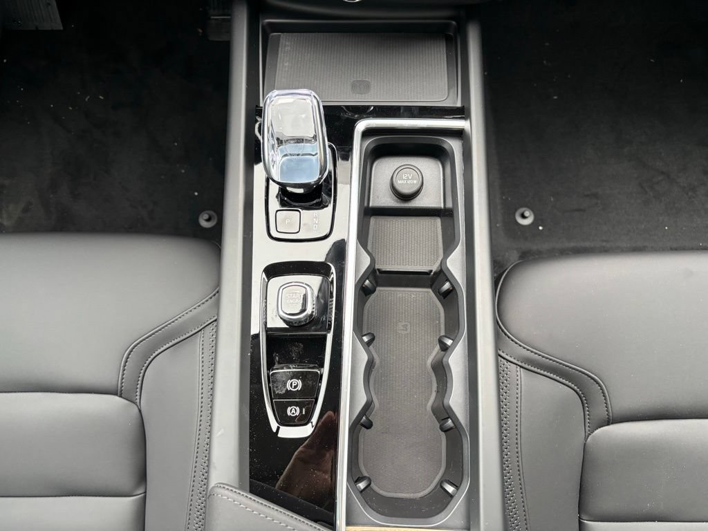 New 2026 Volvo XC60 B5 Core w/ Protection Package Premier AWD/4WD image 13