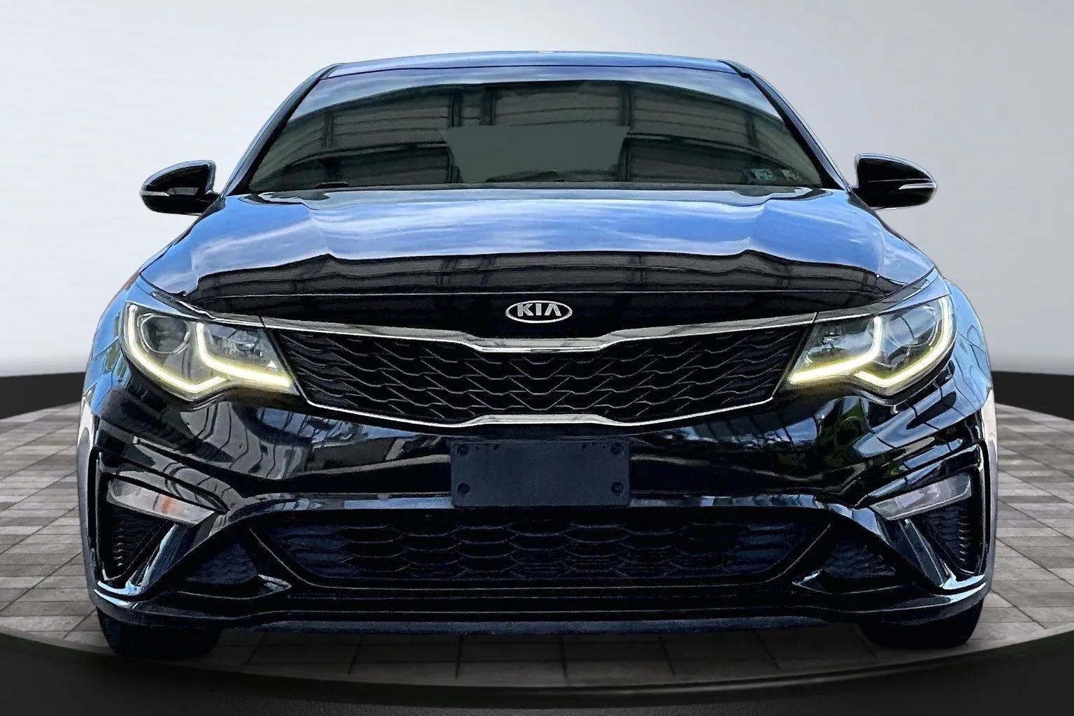 Used 2020 Kia Optima LX image 2